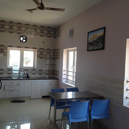Oyo 4355 Goodland Inn Ченнаї Екстер'єр фото